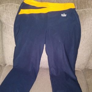 Womens  Nike Capris